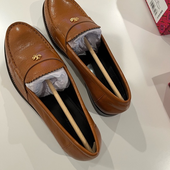 Tory Burch Classic Loafer Coconut Sugar Size 9 - Picture 2 of 6